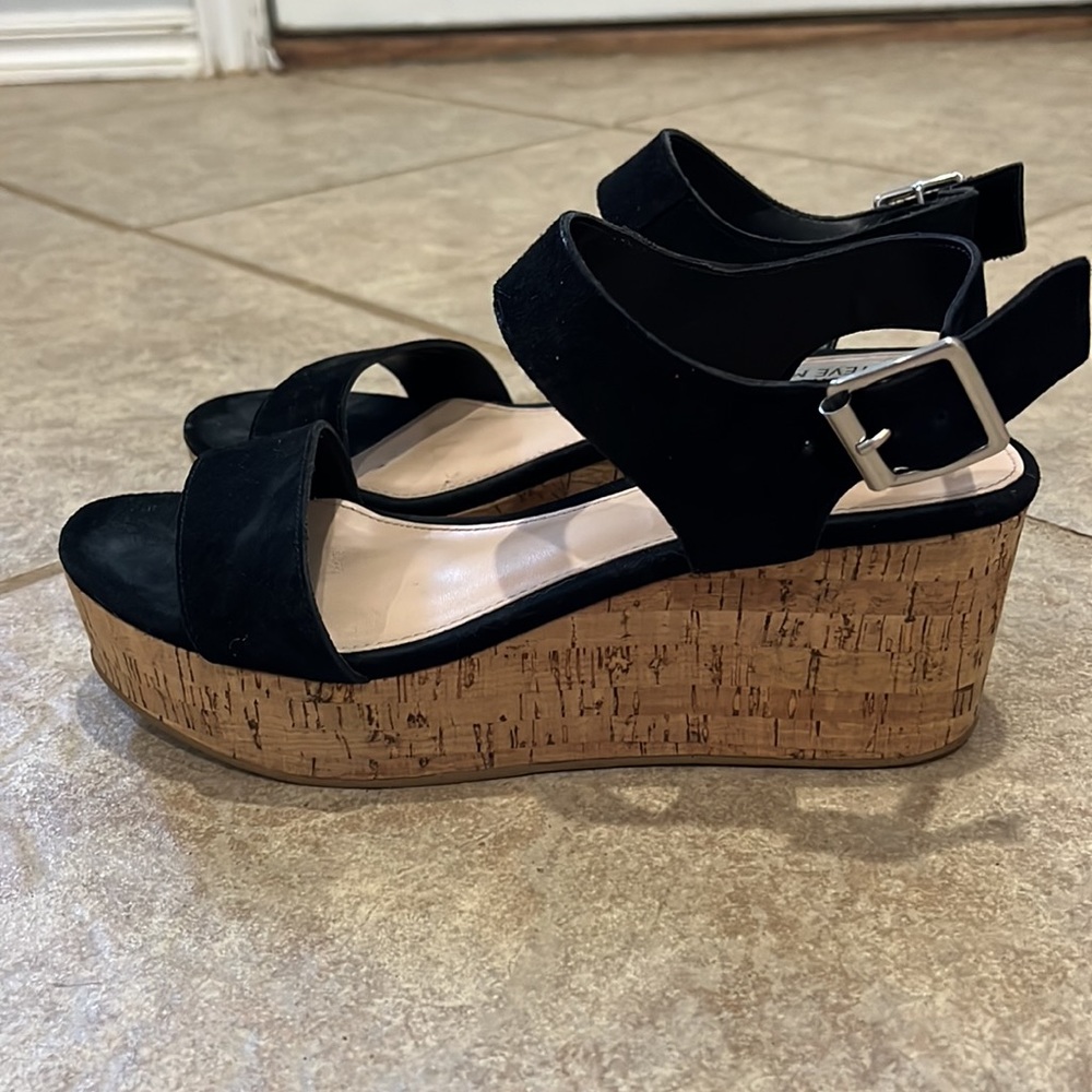 Steve Madden black platform sandals size 6.5
